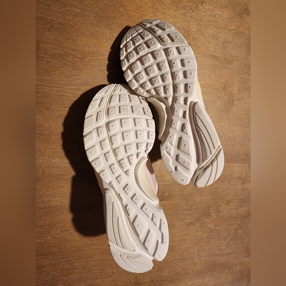 Light Pink Nike Presto Extreme SE (GS) - Picture 6 of 7